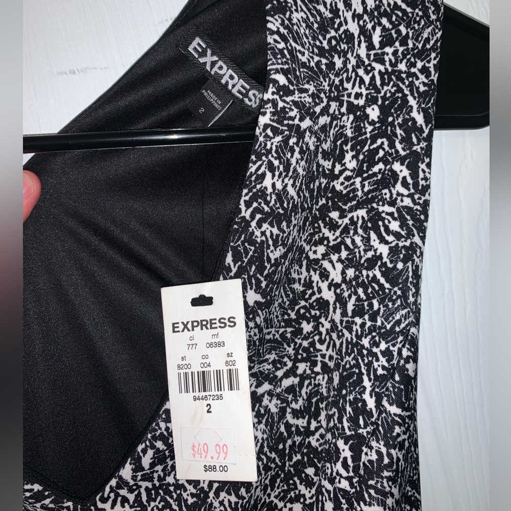 Express Pattern Dress - Picture 3 of 6